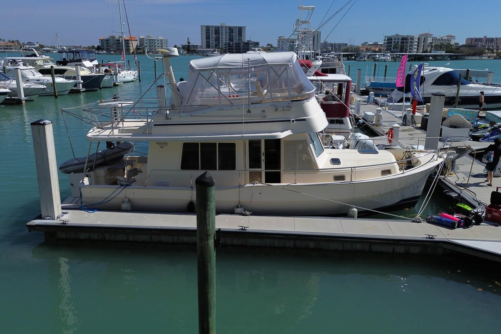 Mainship 40 Trawler