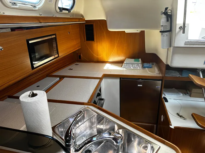 Liberty Hill II Yacht Photos Pics 