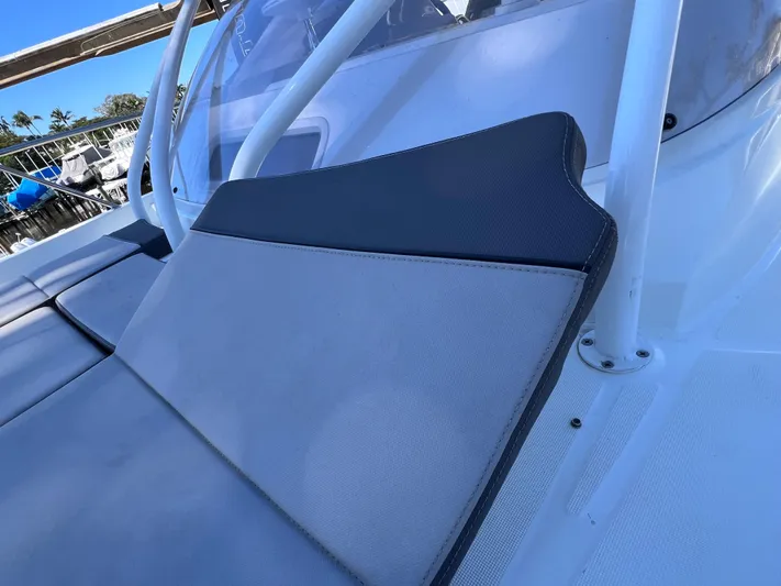  Yacht Photos Pics 2021 Jeanneau Leader 9.0 WA boat seating detail with modern design and comfort features.