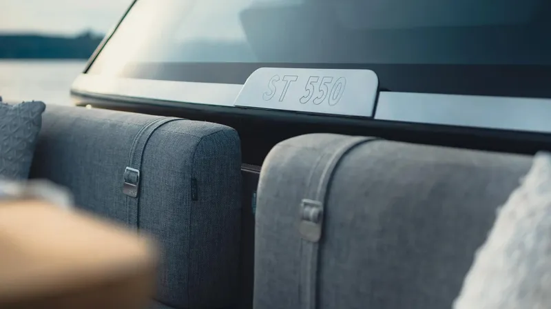  Yacht Photos Pics Invictus Yacht ST550 for sale