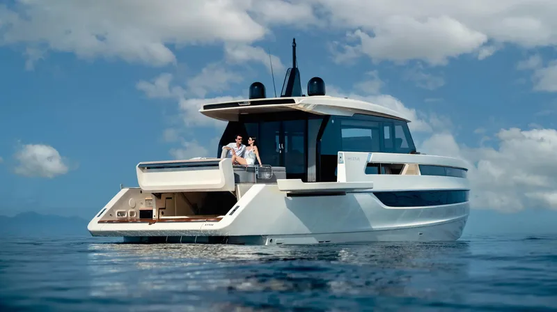  Yacht Photos Pics Invictus Yacht ST550 for sale