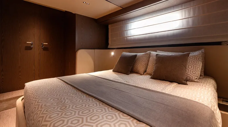  Yacht Photos Pics Invictus Yacht ST550 for sale