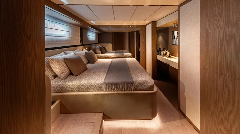  Yacht Photos Pics Invictus Yacht ST550 for sale