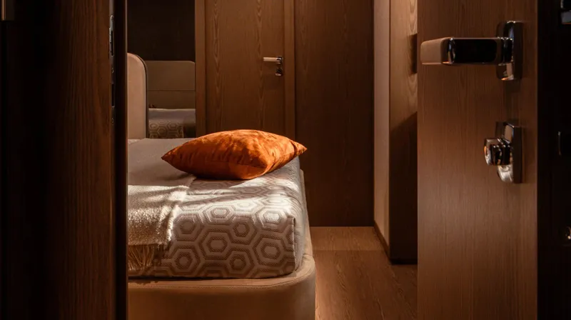  Yacht Photos Pics Invictus Yacht ST550 for sale