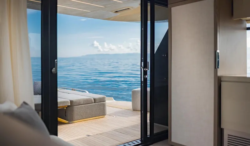  Yacht Photos Pics Invictus Yacht ST550 for sale