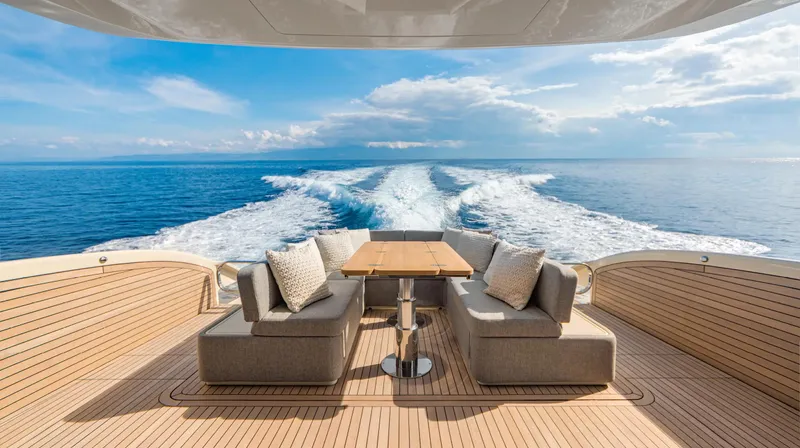  Yacht Photos Pics Invictus Yacht ST550 for sale