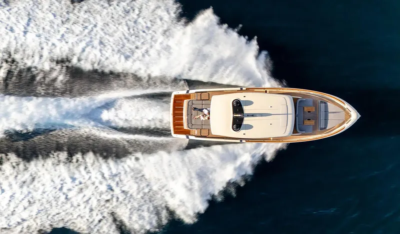  Yacht Photos Pics Invictus Yacht ST550 for sale