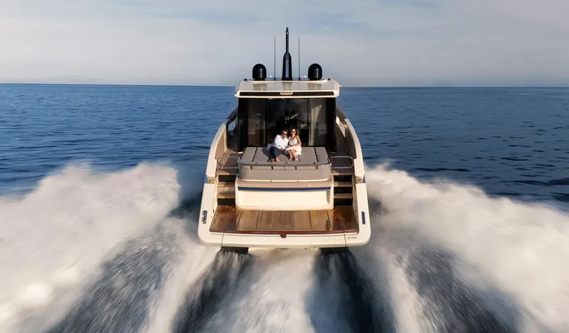  Yacht Photos Pics Invictus Yacht ST550 for sale