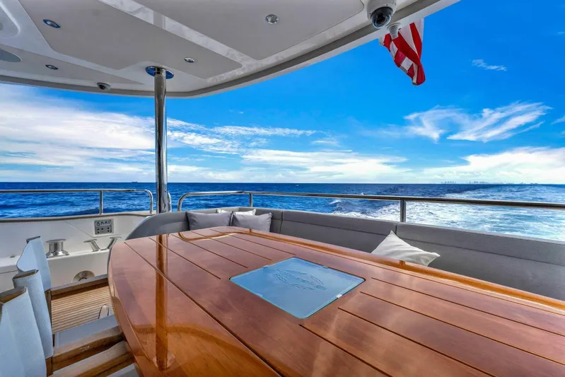 Karillian & Company Yacht Photos Pics 2018 Sunseeker 95 Yacht - Image 26