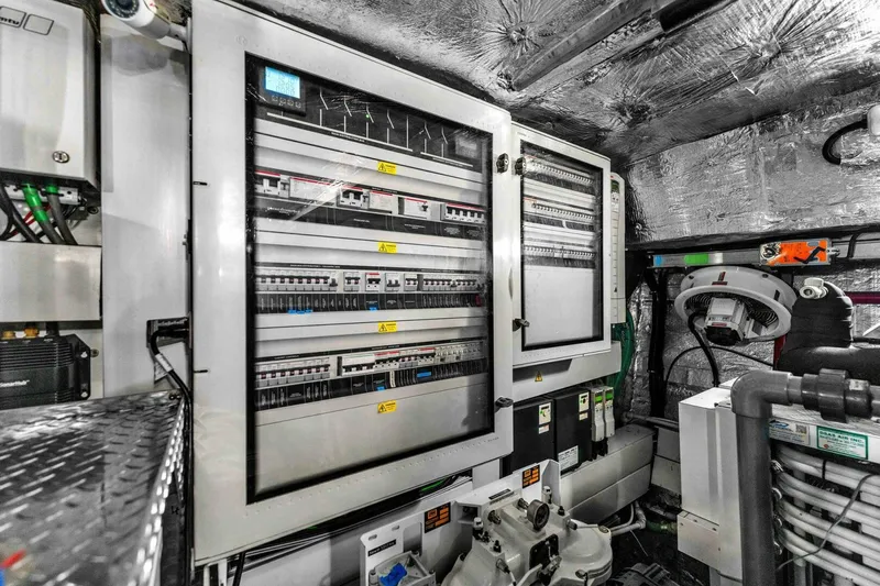 Karillian & Company Yacht Photos Pics 2018 Sunseeker 95 Yacht - Image 103