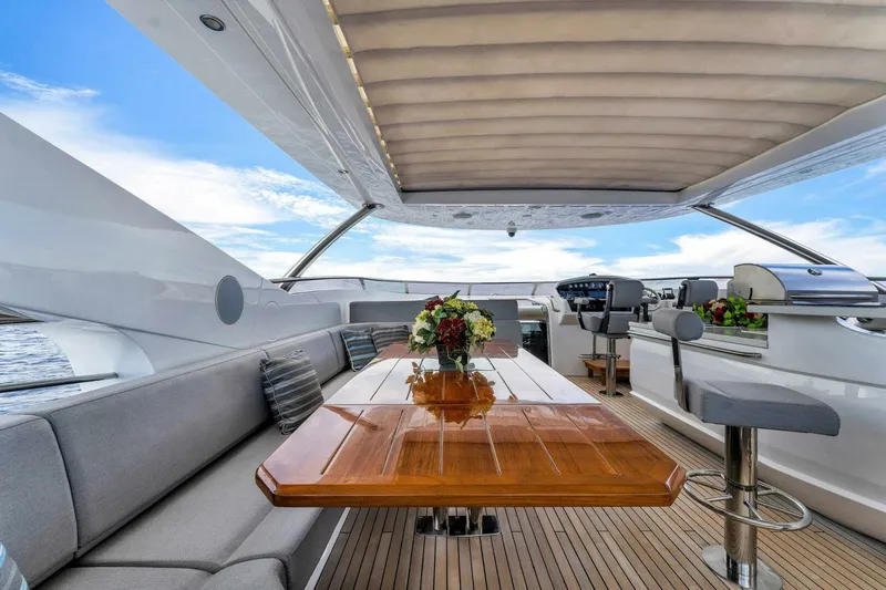 Karillian & Company Yacht Photos Pics 2018 Sunseeker 95 Yacht - Image 25