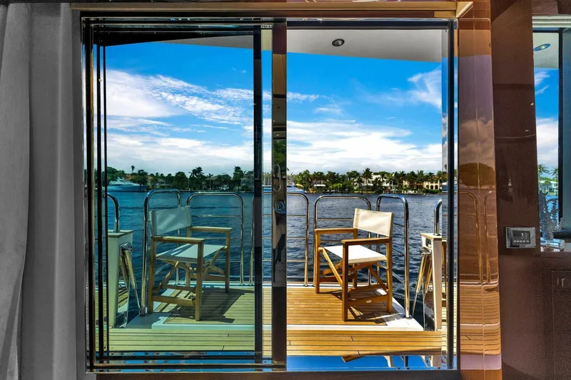 Karillian & Company Yacht Photos Pics 2018 Sunseeker 95 Yacht - Image 22