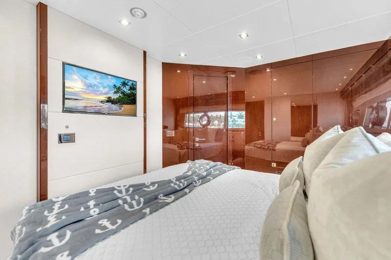 Karillian & Company Yacht Photos Pics 2018 Sunseeker 95 Yacht - Image 88