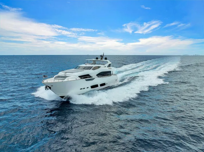 Karillian & Company Yacht Photos Pics 2018 Sunseeker 95 Yacht - Image 8
