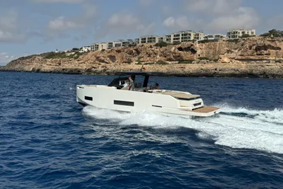 2022 De Antonio Yachts D42 Open