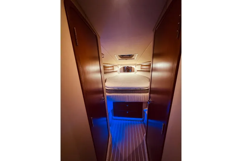 Lilley Pad Yacht Photos Pics Luxurious cabin interior of 2007 Sea Ray 44 Sundancer yacht with ambient lighting.