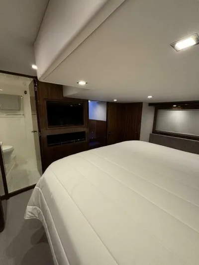 Wine Down Yacht Photos Pics 2022 Riviera 5400 Sport Yacht Platinum Edition - Image 40