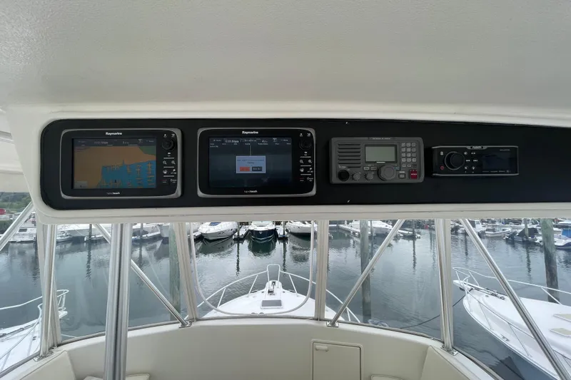 Reel It In Yacht Photos Pics Control panel of 2003 Ocean Yachts 40 Super Sport with navigation equipment.
