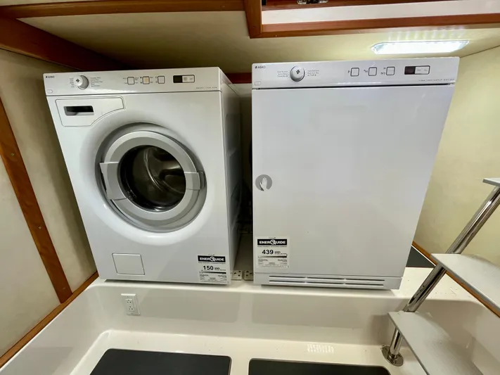 Calamity Jane Yacht Photos Pics 