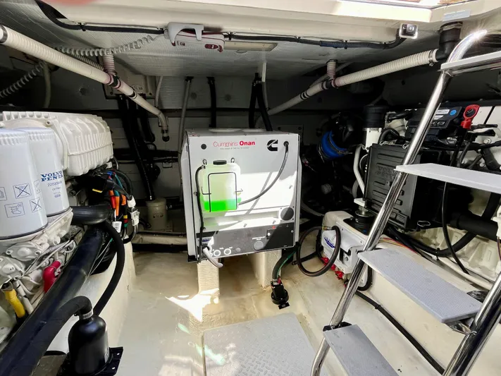 Calamity Jane Yacht Photos Pics 