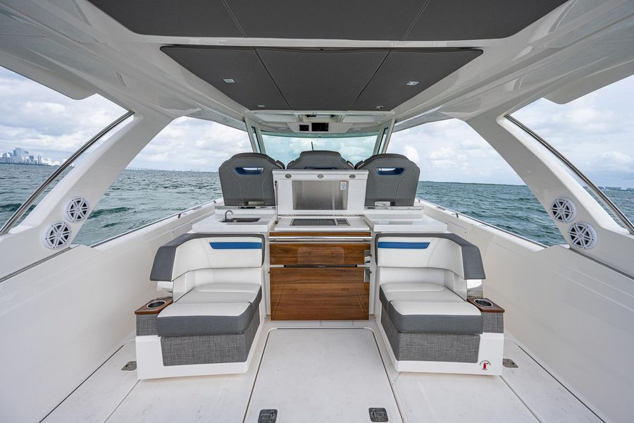 2021 Tiara Yachts 38 LS