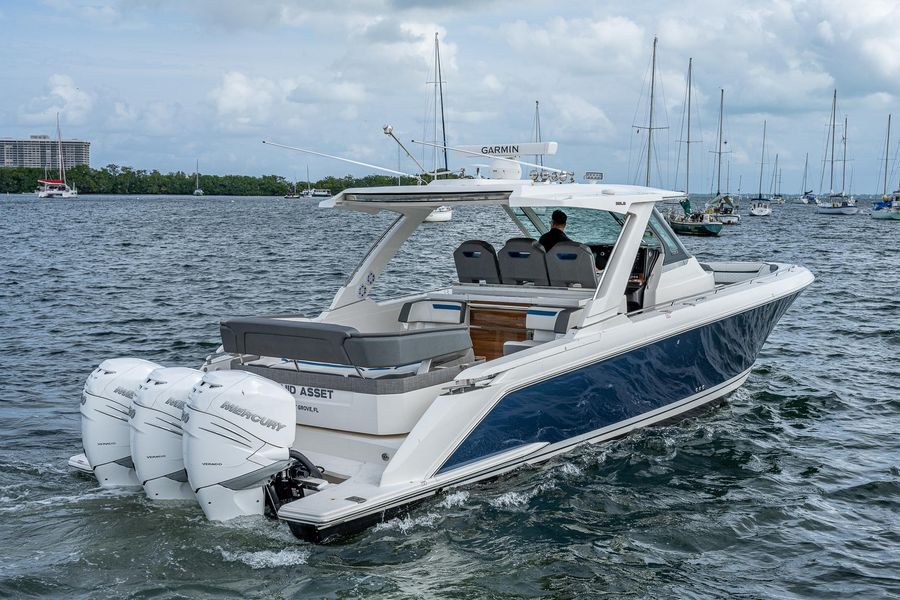 2021 Tiara Yachts 38 LS