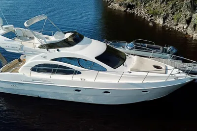 Azimut 42E