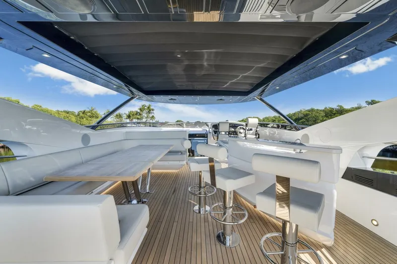  Yacht Photos Pics 2025 Sunseeker 95 Yacht - Image 64
