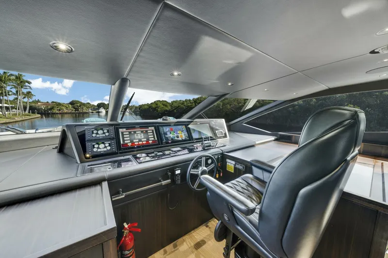  Yacht Photos Pics 2025 Sunseeker 95 Yacht - Image 31