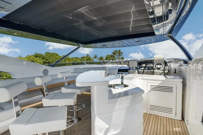  Yacht Photos Pics 2025 Sunseeker 95 Yacht - Image 65