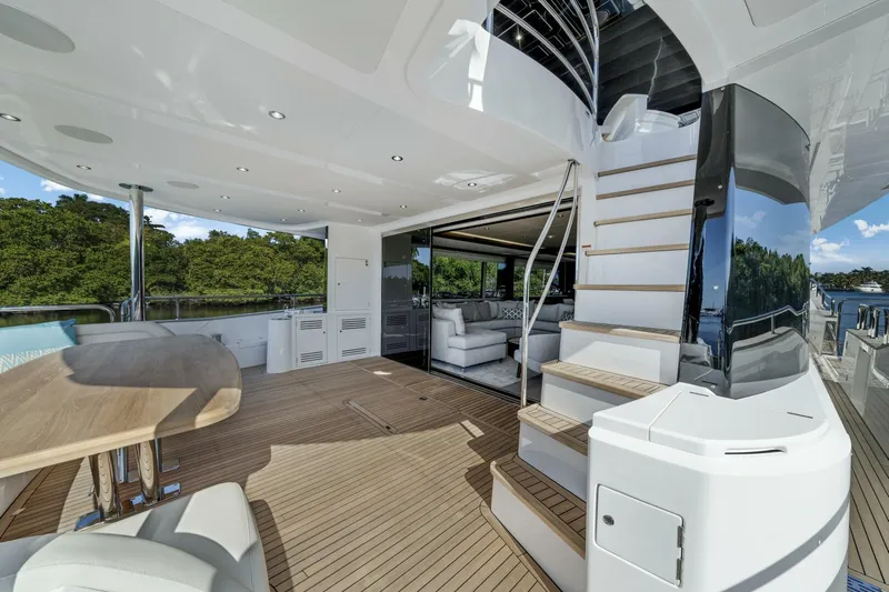  Yacht Photos Pics 2025 Sunseeker 95 Yacht - Image 14