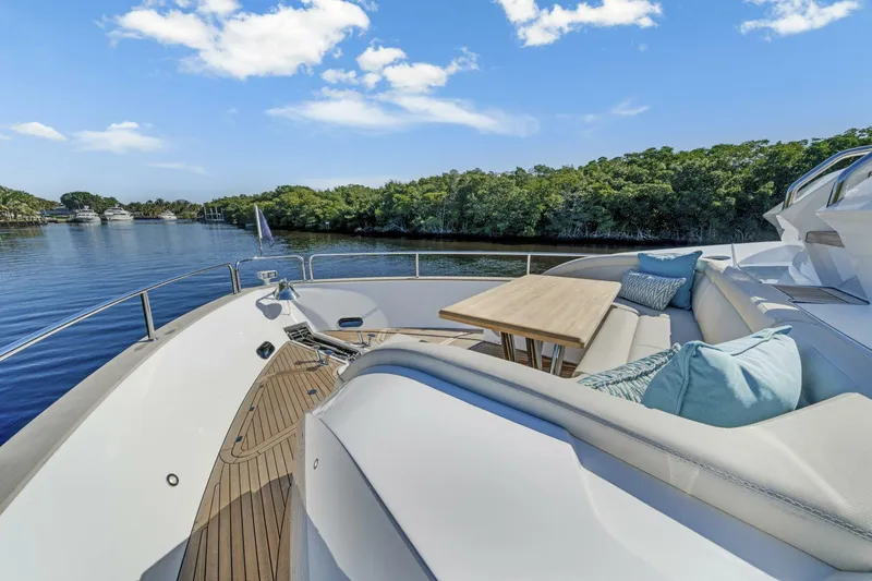  Yacht Photos Pics 2025 Sunseeker 95 Yacht - Image 74