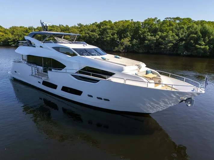  Yacht Photos Pics 2025 Sunseeker 95 Yacht - Image 8