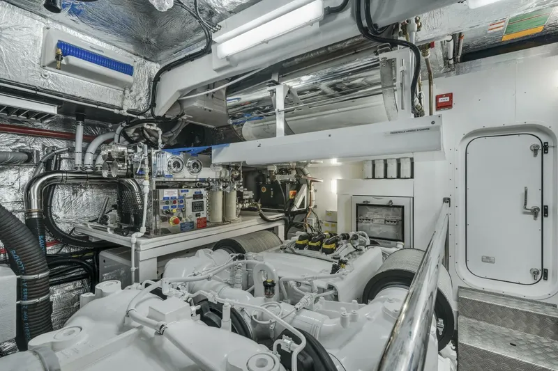  Yacht Photos Pics 2025 Sunseeker 95 Yacht - Image 88