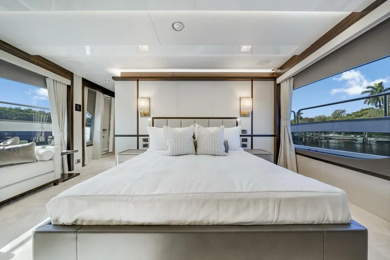  Yacht Photos Pics 2025 Sunseeker 95 Yacht - Image 39