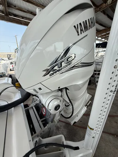  Yacht Photos Pics Yamaha XTO Offshore engine on 2022 Tidewater 2700 Carolina Bay boat.