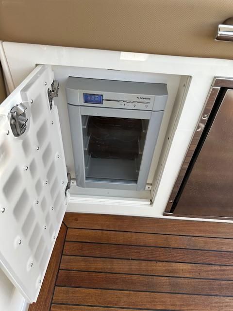 2019 Sea Ray 42 