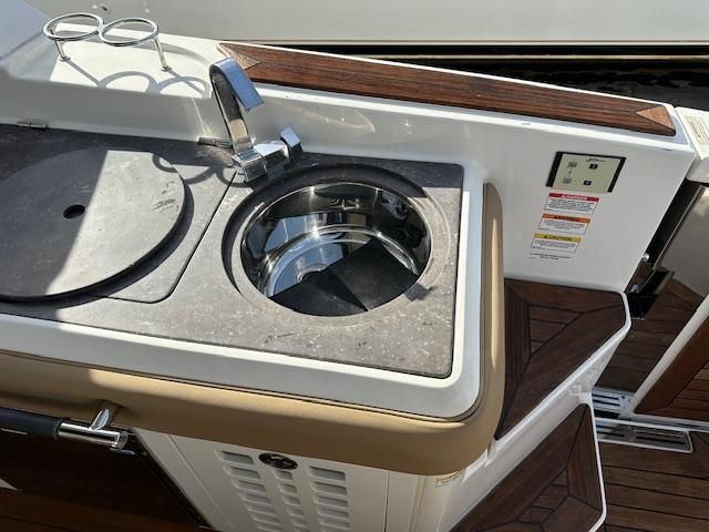 2019 Sea Ray 42 