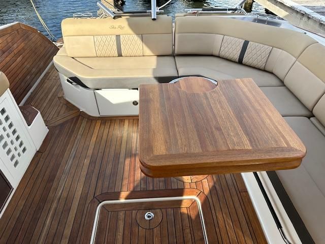 2019 Sea Ray 42 