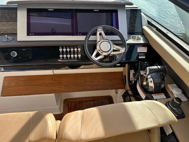 2019 Sea Ray 42 