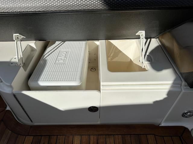 2019 Sea Ray 42 
