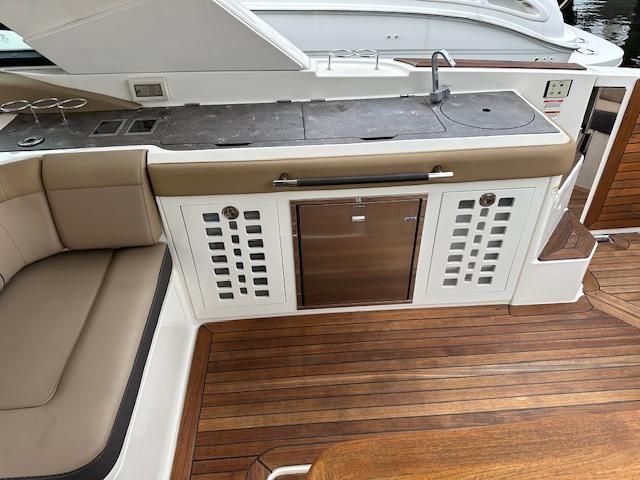 2019 Sea Ray 42 