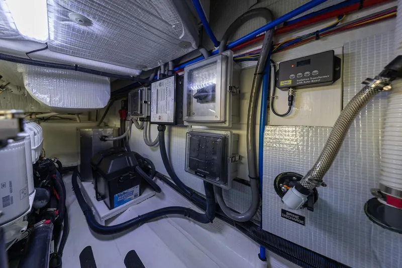  Yacht Photos Pics Isolation Transformer/Boost 240V-120V