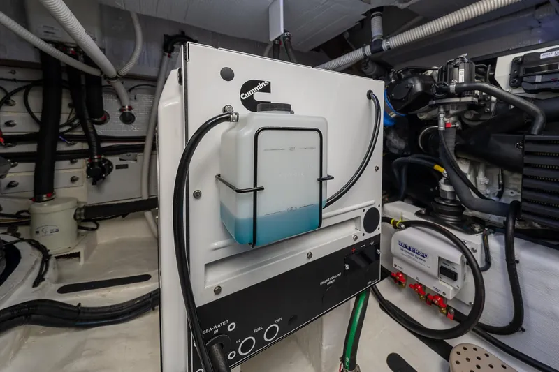  Yacht Photos Pics Centerline Onan Diesel Generator