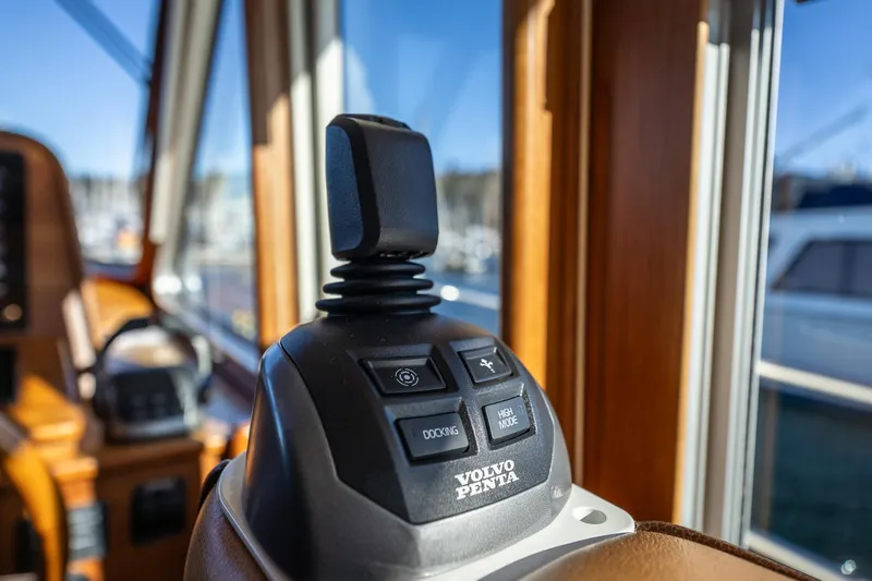  Yacht Photos Pics IPS Joystick