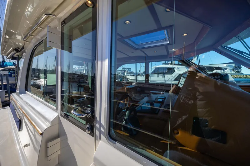  Yacht Photos Pics Helm Door