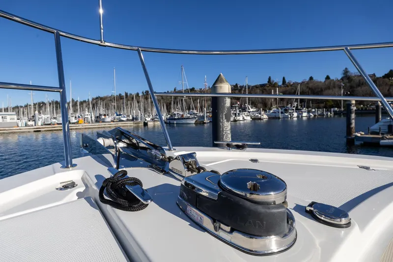  Yacht Photos Pics Windlass