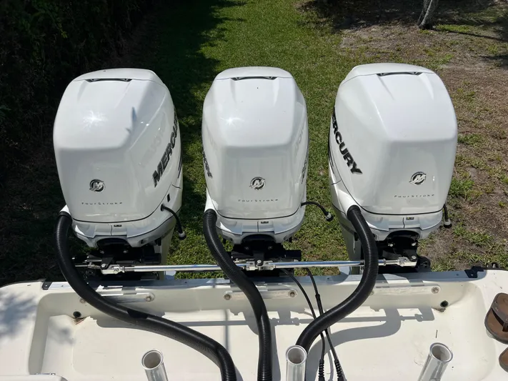  Yacht Photos Pics Triple Mercury outboard engines on a 2012 Hydra-Sports 3400 CC boat.