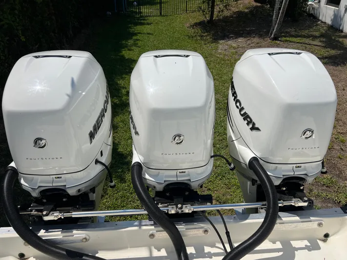 Yacht Photos Pics Triple Mercury outboard engines on a 2012 Hydra-Sports 3400 CC boat.
