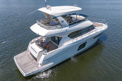 Yacht